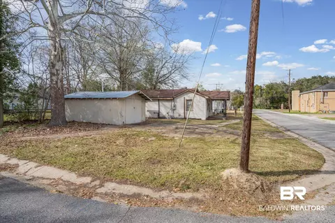 351 Kansas St, Chickasaw, AL 36611 photo 2