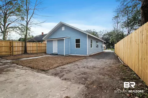Exterior - 128 Bush Ave, Mobile, AL 36604 photo 4 of 7