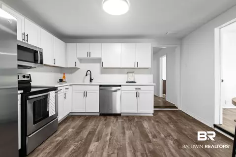 Kitchen - 128 Bush Ave, Mobile, AL 36604 photo 4 of 4