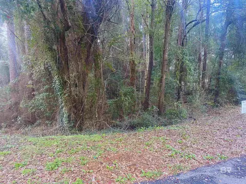 153 Greenbay Cir, Daphne, AL 36526