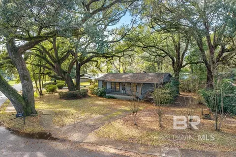907 Dauphine Cir, Daphne, AL 36526