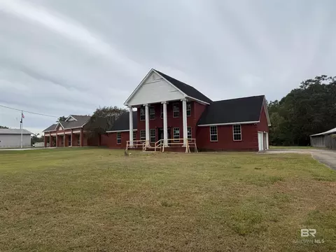 99 Cemetery St, Uriah, AL 36480