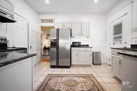 Kitchen - 168 Mohawk St, Mobile, AL 36606 photo 3 of 3