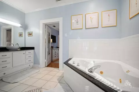 Bath - 168 Mohawk St, Mobile, AL 36606 photo 2 of 4