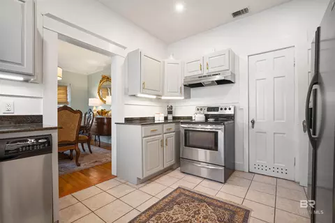 Kitchen - 168 Mohawk St, Mobile, AL 36606 photo 2 of 3
