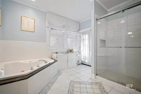 Bath - 168 Mohawk St, Mobile, AL 36606 photo 1 of 4