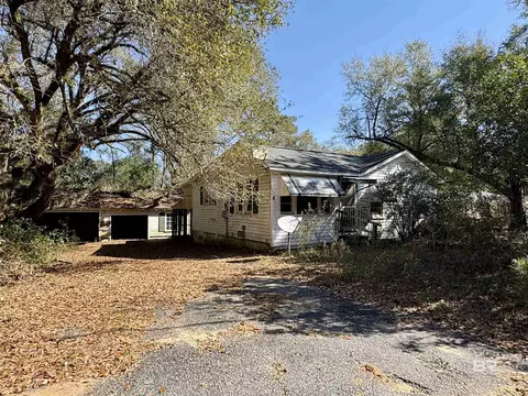 4060 Dickson Ln, Mobile, AL 36618