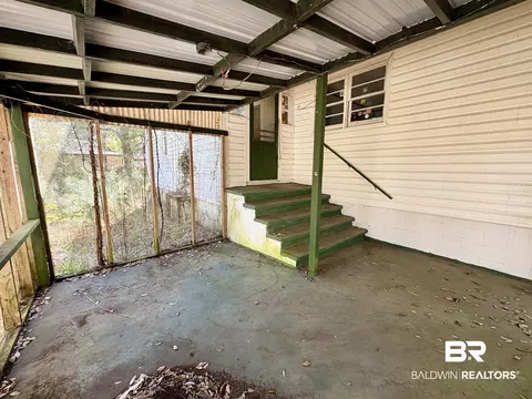 Exterior - 4060 Dickson Ln, Mobile, AL 36618 photo 3 of 4