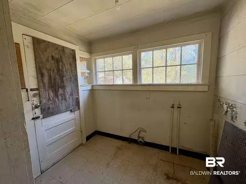 Other - 4060 Dickson Ln, Mobile, AL 36618 photo 2 of 4