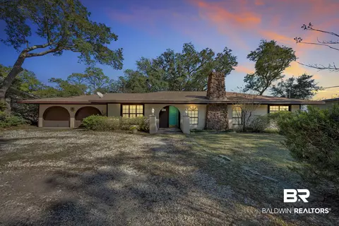 9462 Bay View Dr, Lillian, AL 36549