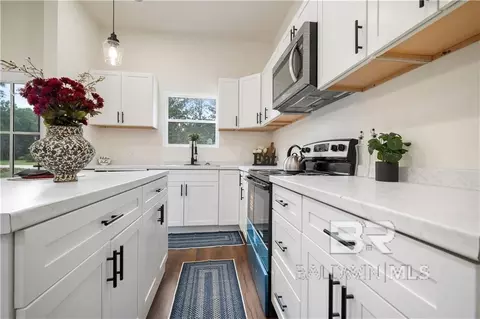 Entry Way - 3475 Denmark Rd, Mobile, AL 36618 photo 3 of 15