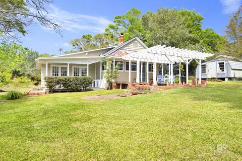 662 Fairhope Ave, Fairhope, AL 36532