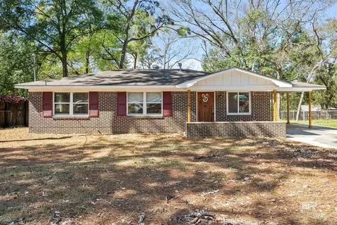 672 Tarawa Dr, Mobile, AL 36609