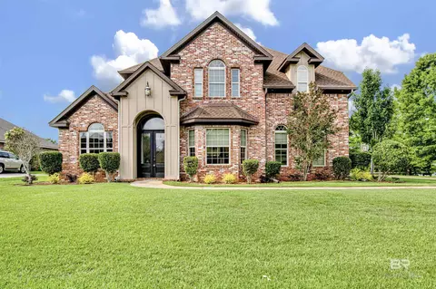 211 Belmont Ave, Fairhope, AL 36532