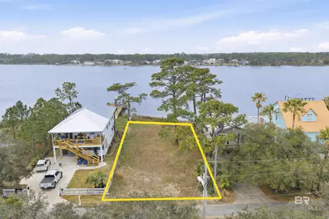 224 W 8th Ave, Gulf Shores, AL 36542