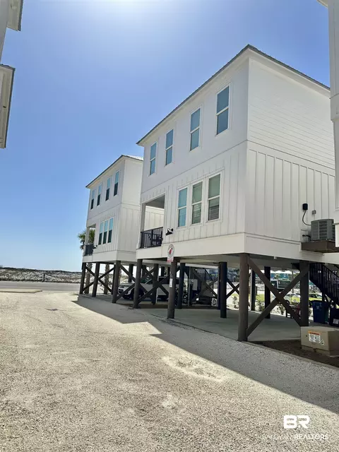 588 E Beach Ave #B, Gulf Shores, AL 36542