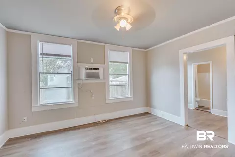1005 Oak St, Mobile, AL 36604 photo 4