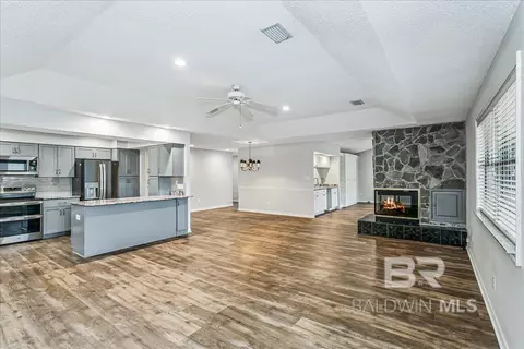 5073 Leeward Dr, Pensacola, FL 32507