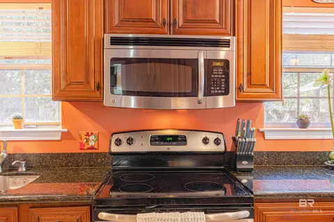 Kitchen - 124 Chatam Loop, Daphne, AL 36526 photo 3 of 4