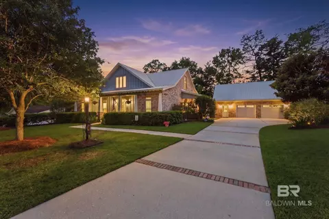 107 Ronforth St, Fairhope, AL 36532