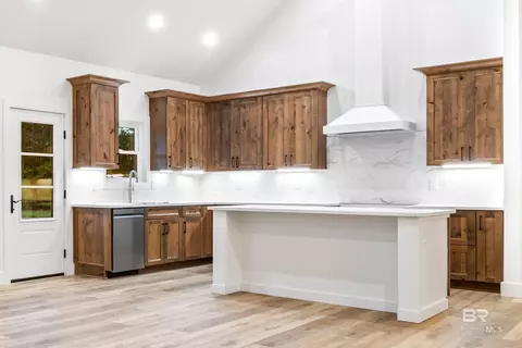 Kitchen - 28310 Comstock Rd, Elberta, AL 36530 photo 2 of 7