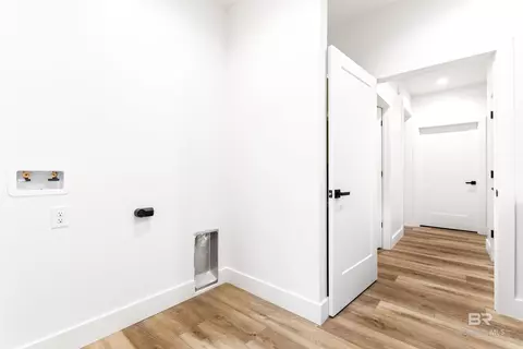 Entry Way - 28310 Comstock Rd, Elberta, AL 36530 photo 2 of 3