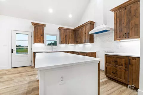 Kitchen - 28310 Comstock Rd, Elberta, AL 36530 photo 6 of 7