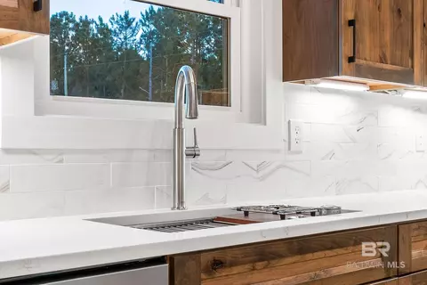 Kitchen - 28310 Comstock Rd, Elberta, AL 36530 photo 3 of 7