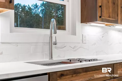 Kitchen - 28310 Comstock Rd, Elberta, AL 36530 photo 3 of 7