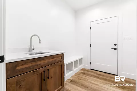 Entry Way - 28310 Comstock Rd, Elberta, AL 36530 photo 2 of 4