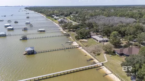 9202 Bay View Dr, Lillian, AL 36549