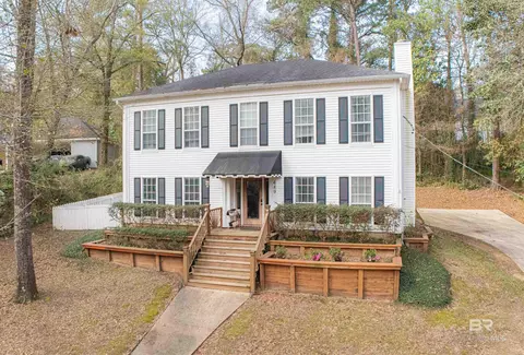 689 Ridgewood Dr, Daphne, AL 36526