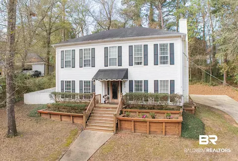 689 Ridgewood Dr, Daphne, AL 36526