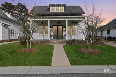 708 Boundary Dr, Fairhope, AL 36532