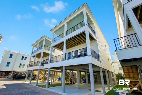 521 E 1st Ave #B, Gulf Shores, AL 36542
