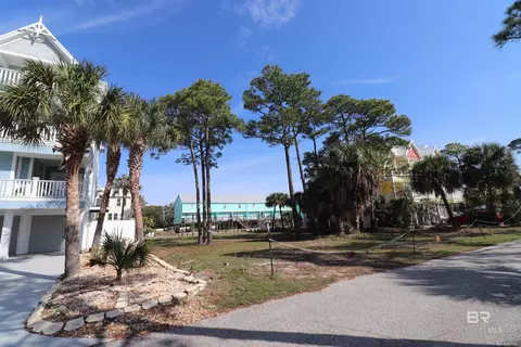 112 W 5th Ave, Gulf Shores, AL 36542