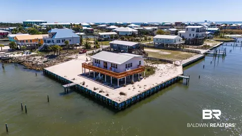 701 Indian Ln, Gulf Shores, AL 36542