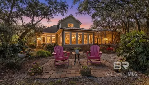 16 Baywalk Dr, Gulf Shores, AL 36542