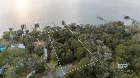 9977 Beach Rd, Foley, AL 36535