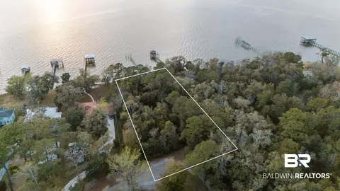 9977 Beach Rd, Foley, AL 36535