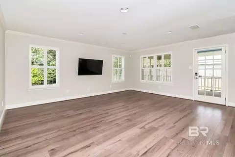 Living - 8 Lancaster Rd, Mobile, AL 36608 photo 2 of 5