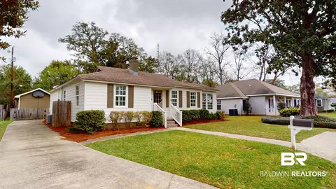 8 Lancaster Rd, Mobile, AL 36608 photo 2