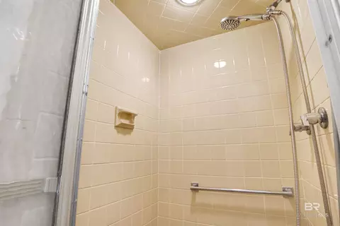 Bath - 320 Hadrian St, Mobile, AL 36606 photo 6 of 6