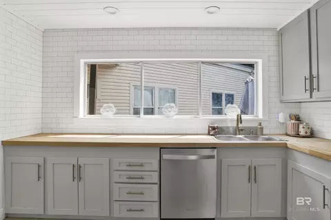 Kitchen - 320 Hadrian St, Mobile, AL 36606 photo 1 of 2