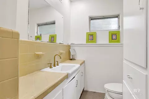 Bath - 320 Hadrian St, Mobile, AL 36606 photo 3 of 6