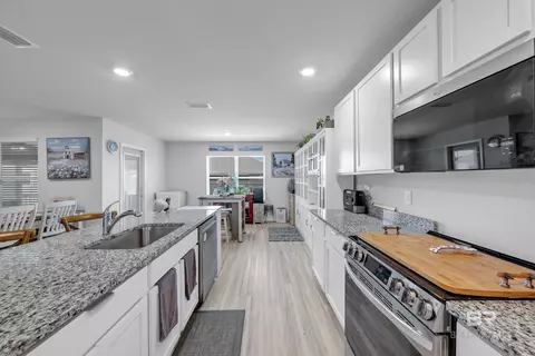 Kitchen - 24271 Ringneck Loop, Elberta, AL 36530 photo 2 of 5