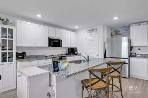 Kitchen - 24271 Ringneck Loop, Elberta, AL 36530 photo 4 of 5