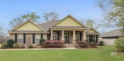704 Edinburgh Ave, Foley, AL 36535
