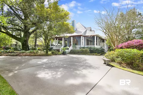 702 Fairhope Ave, Fairhope, AL 36532