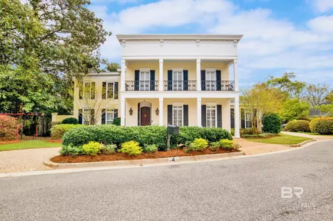 4 Savannah Ct, Mobile, AL 36608